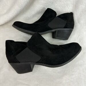 Me Too Slip On 1.5" Heel Shoes Womens Size‎ 6.5 Black Suede Flats Ankle Bootie